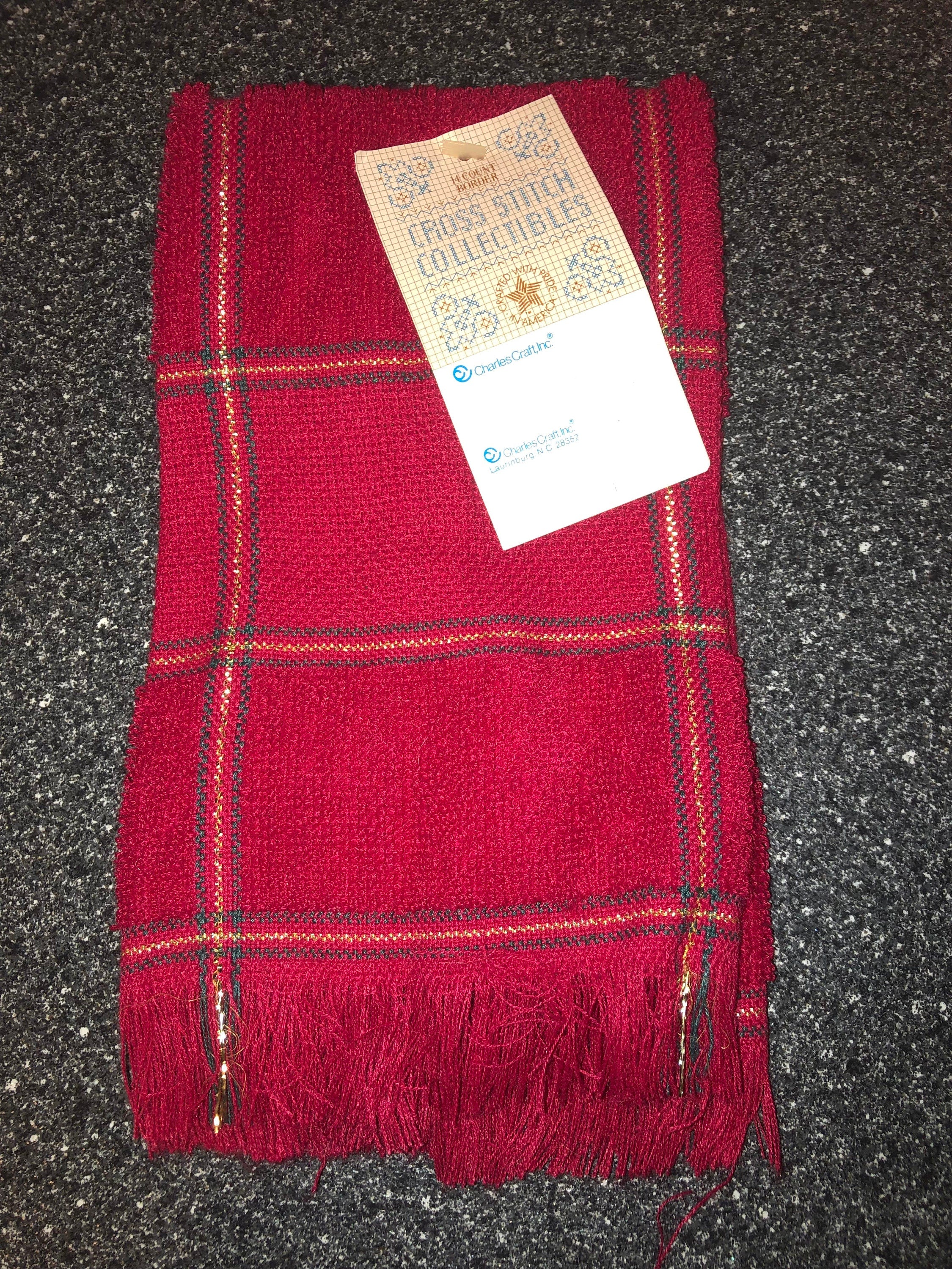 Cross Stitch Collectibles Park Ave Finger Tip Towels Christmas Colors