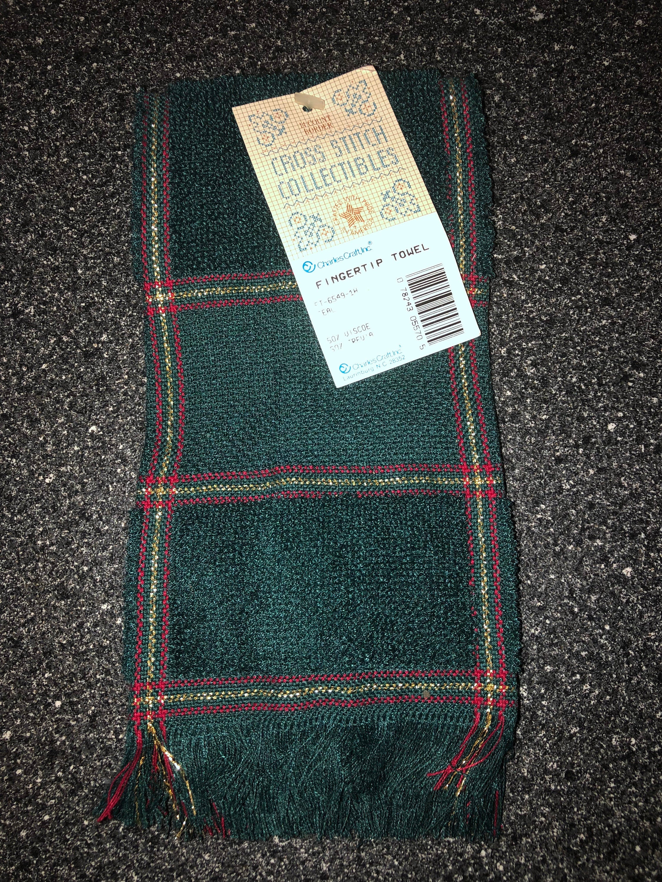 Cross Stitch Collectibles Park Ave Finger Tip Towels Christmas Colors