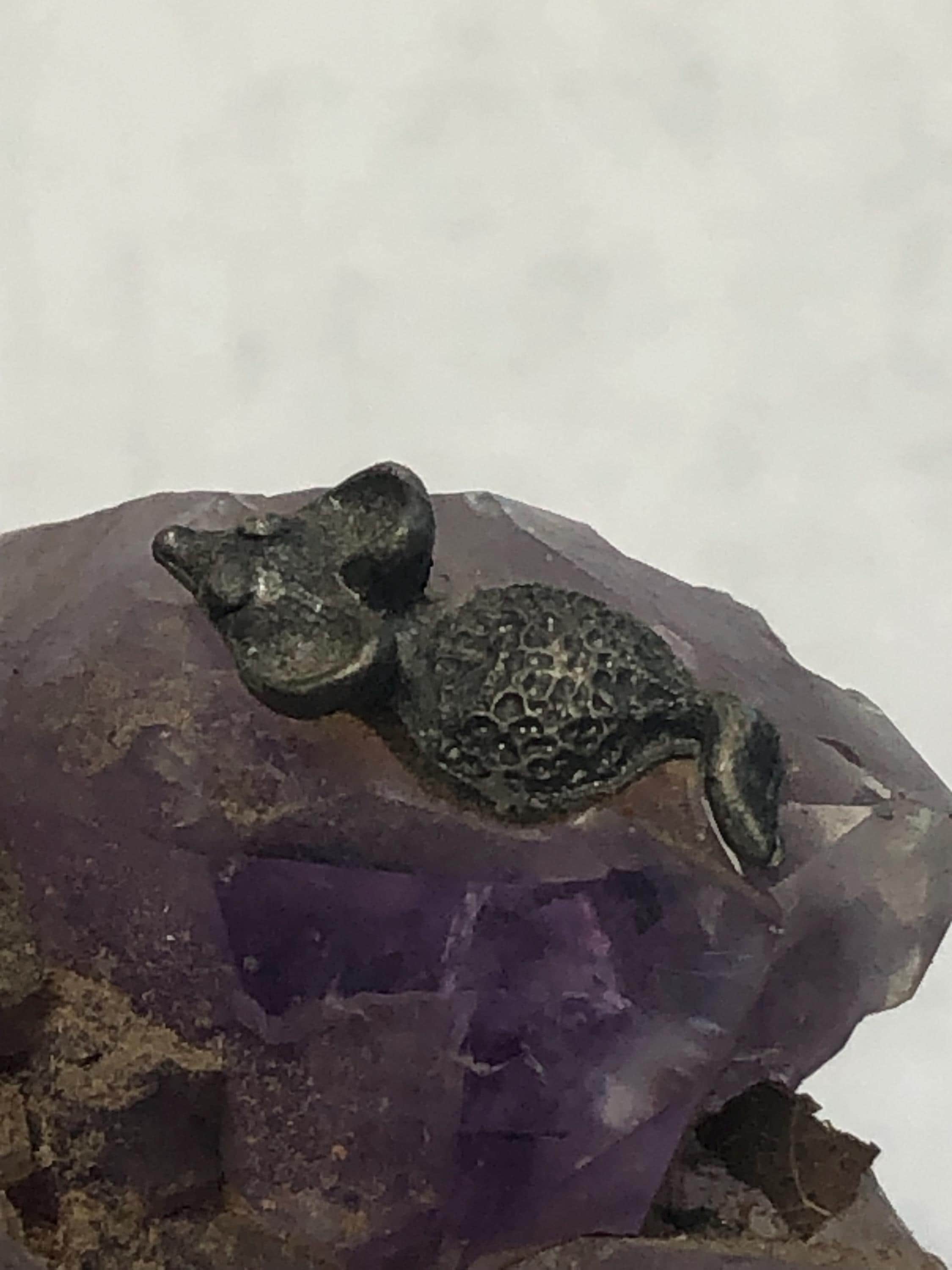 Cat & Mouse On Amethyst Vintage 1980’s