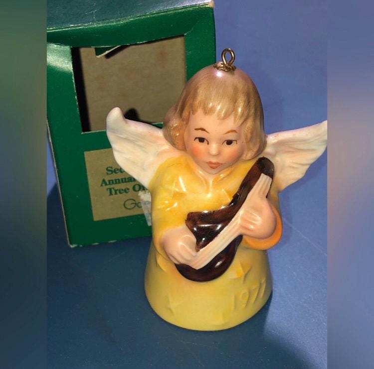 Goebel Angel Bell W/Lute Yellow 1977 Second Edition